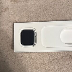 Apple Smartwatch in Black and Silver  40 mm 1rst generation